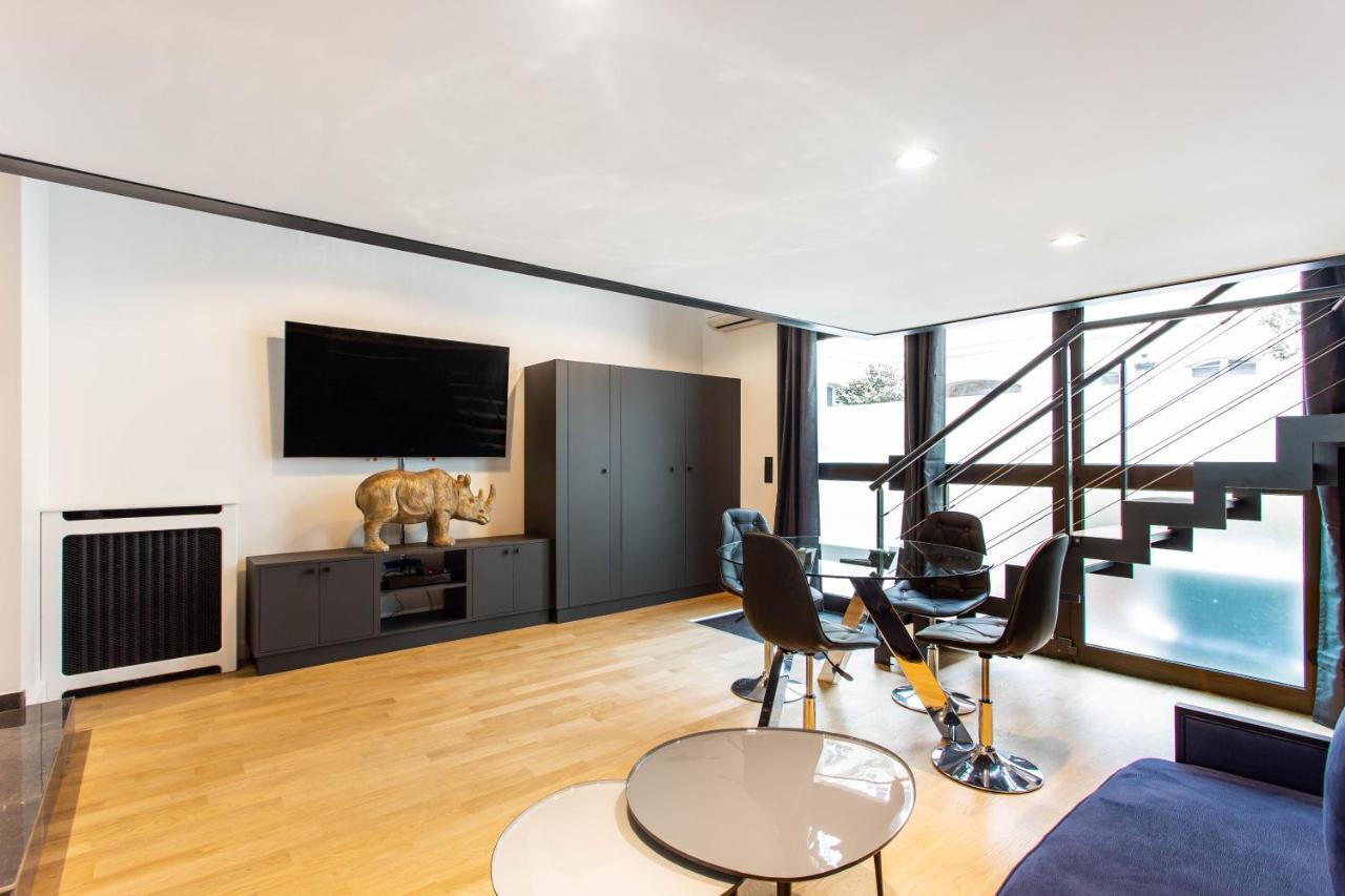 Modern For 4 People - Arc De Triomphe Parijs